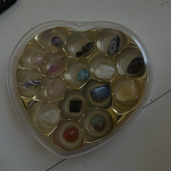 Crystal Heart Box - Picture 1 of 2